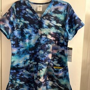 Wink scrub top small